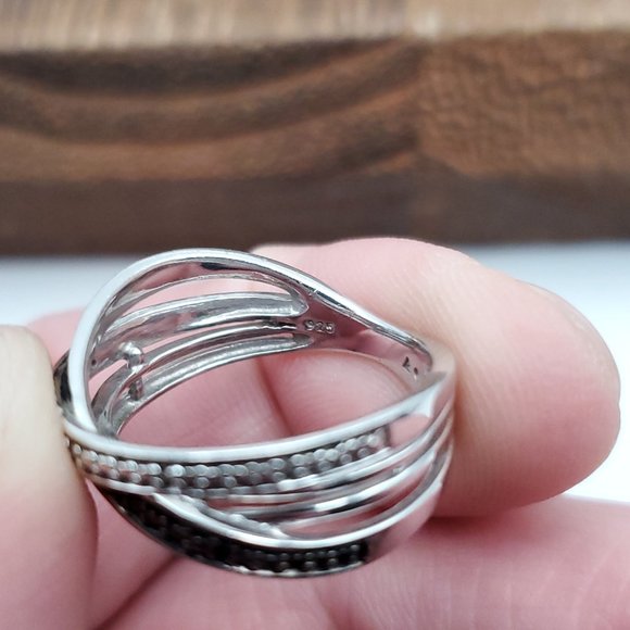 Size 7 925 Sterling Silver Two Tone Light And Dark Diamond Chips Ring - Picture 5 of 8